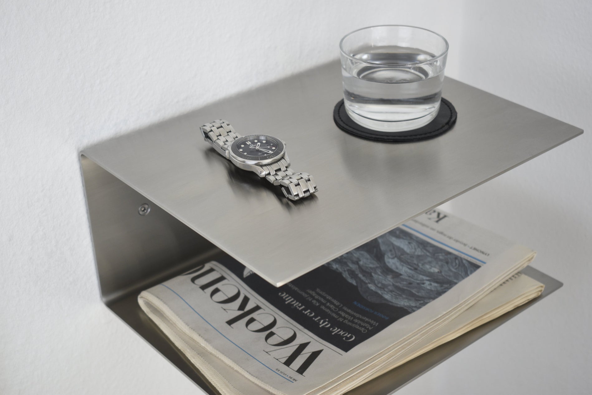 Væghylde soveværelse: funktionelt natbord - Acier Studio
