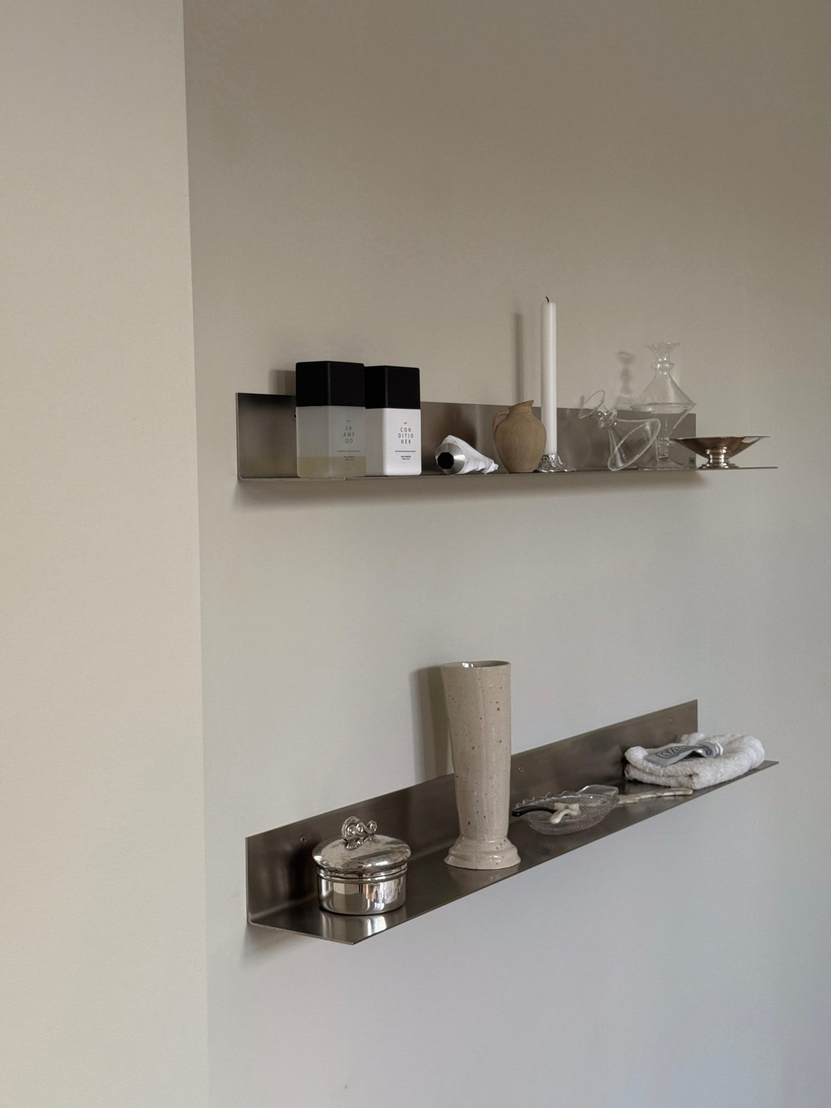 Wandregal SKAGEN aus gebürstetem Edelstahl von Acier Studio